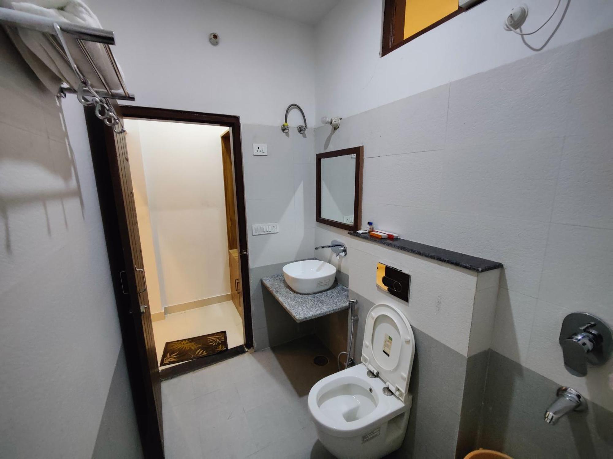 Alaknanda Motel & Restaurant Rudraprayāg 외부 사진